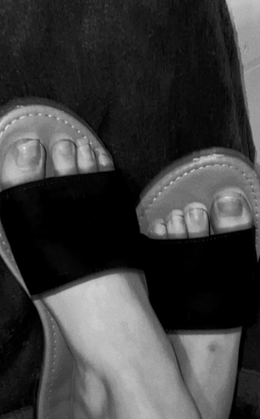 Hola_pies_pequenos MYM