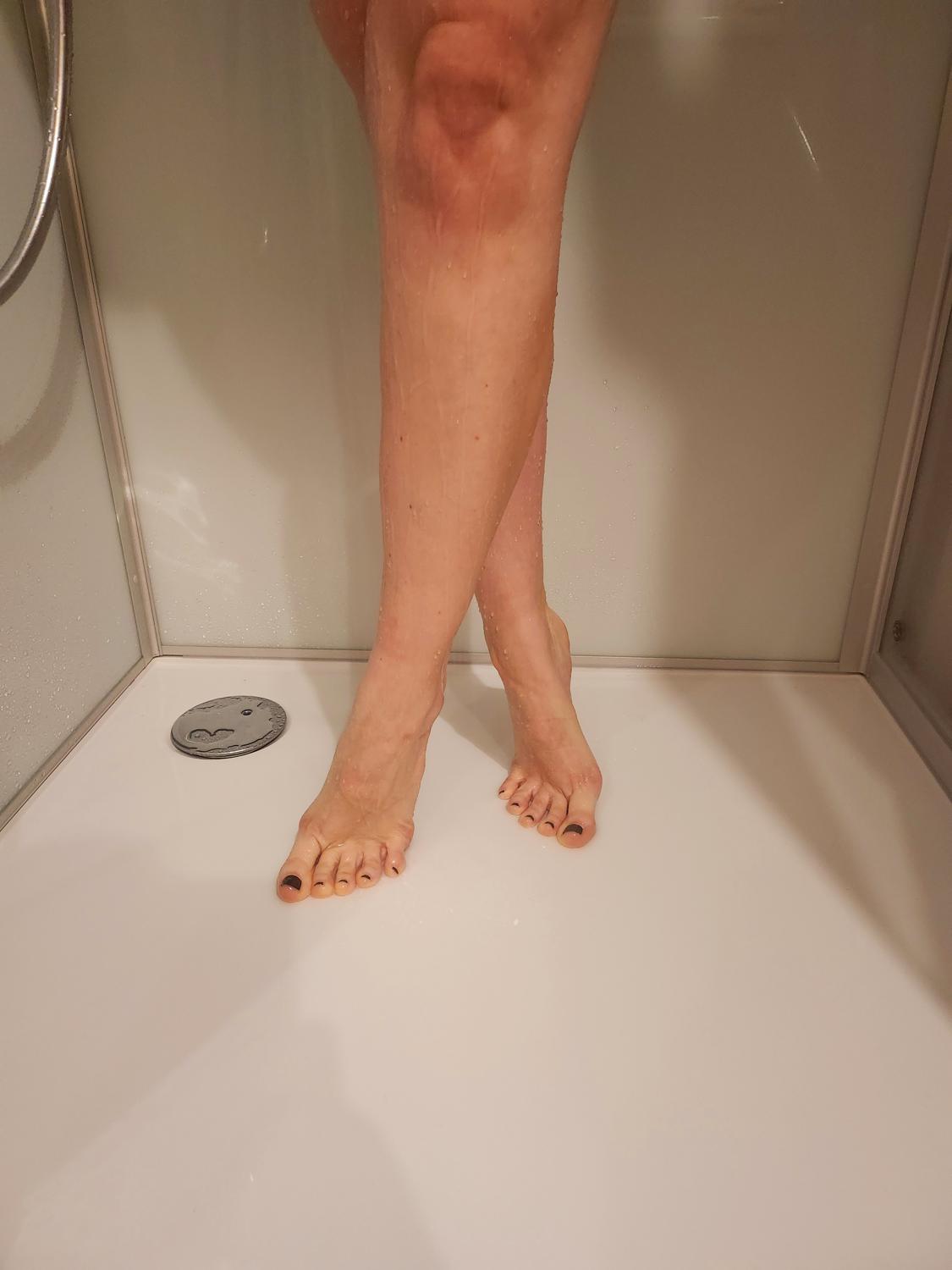 __my_pretty_body_and_feet__ MYM