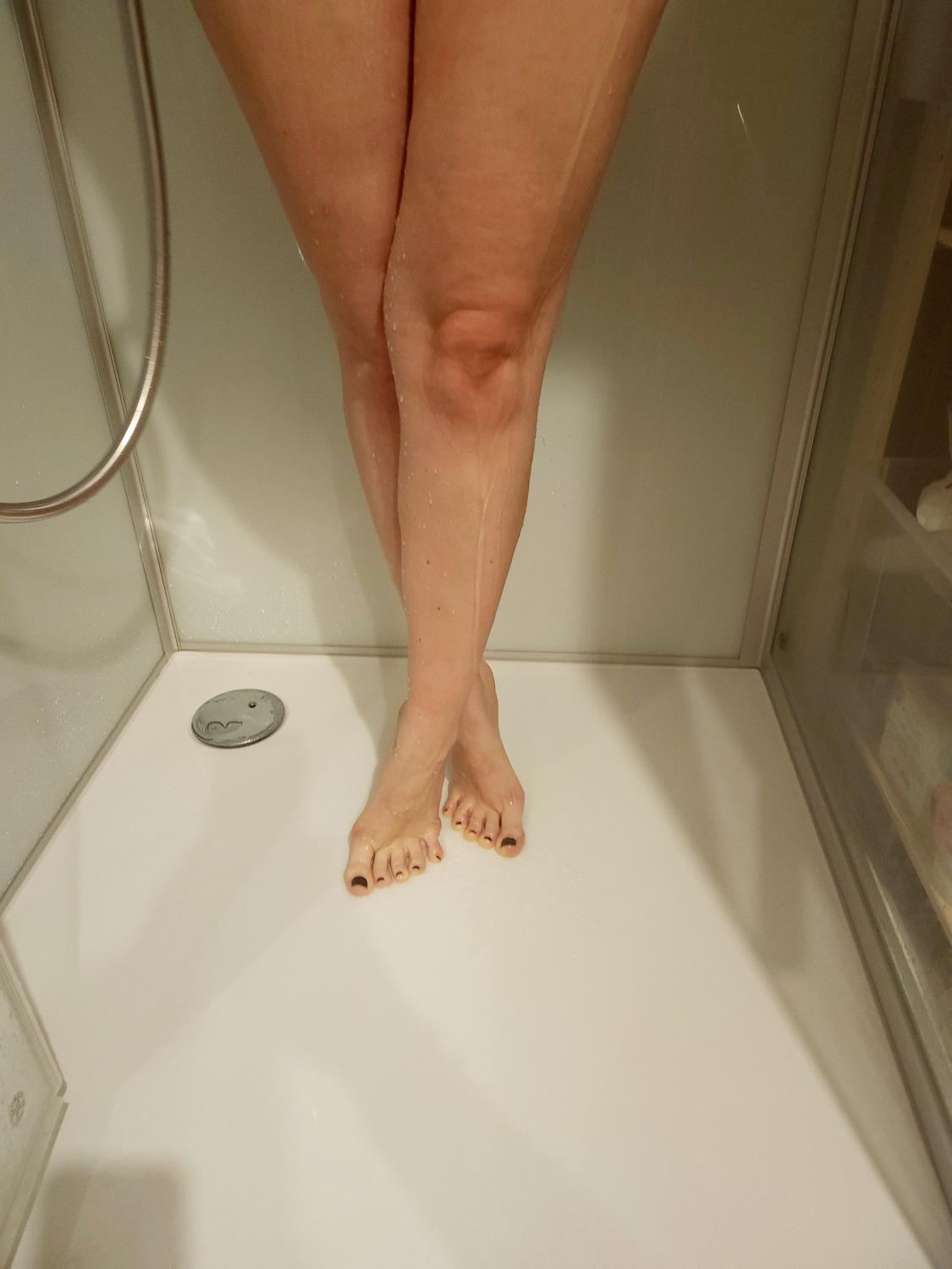 __my_pretty_body_and_feet__ MYM