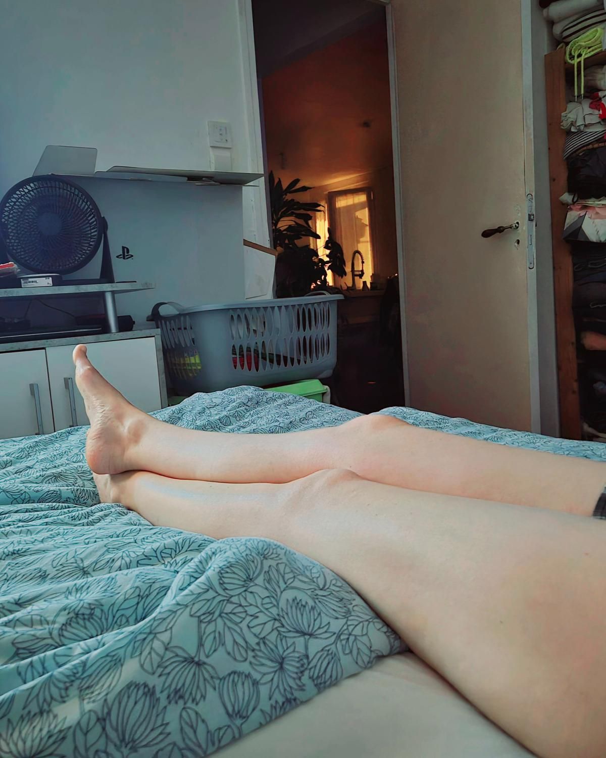 __my_pretty_body_and_feet__ MYM