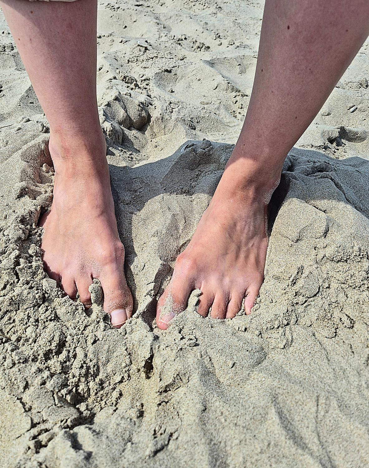 __my_pretty_body_and_feet__ MYM