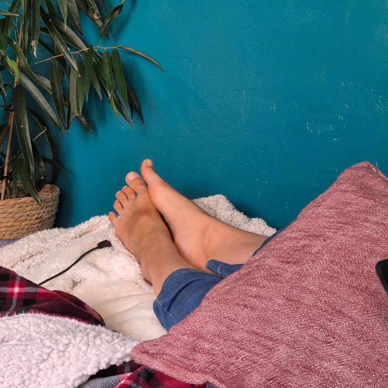 __my_pretty_body_and_feet__ MYM