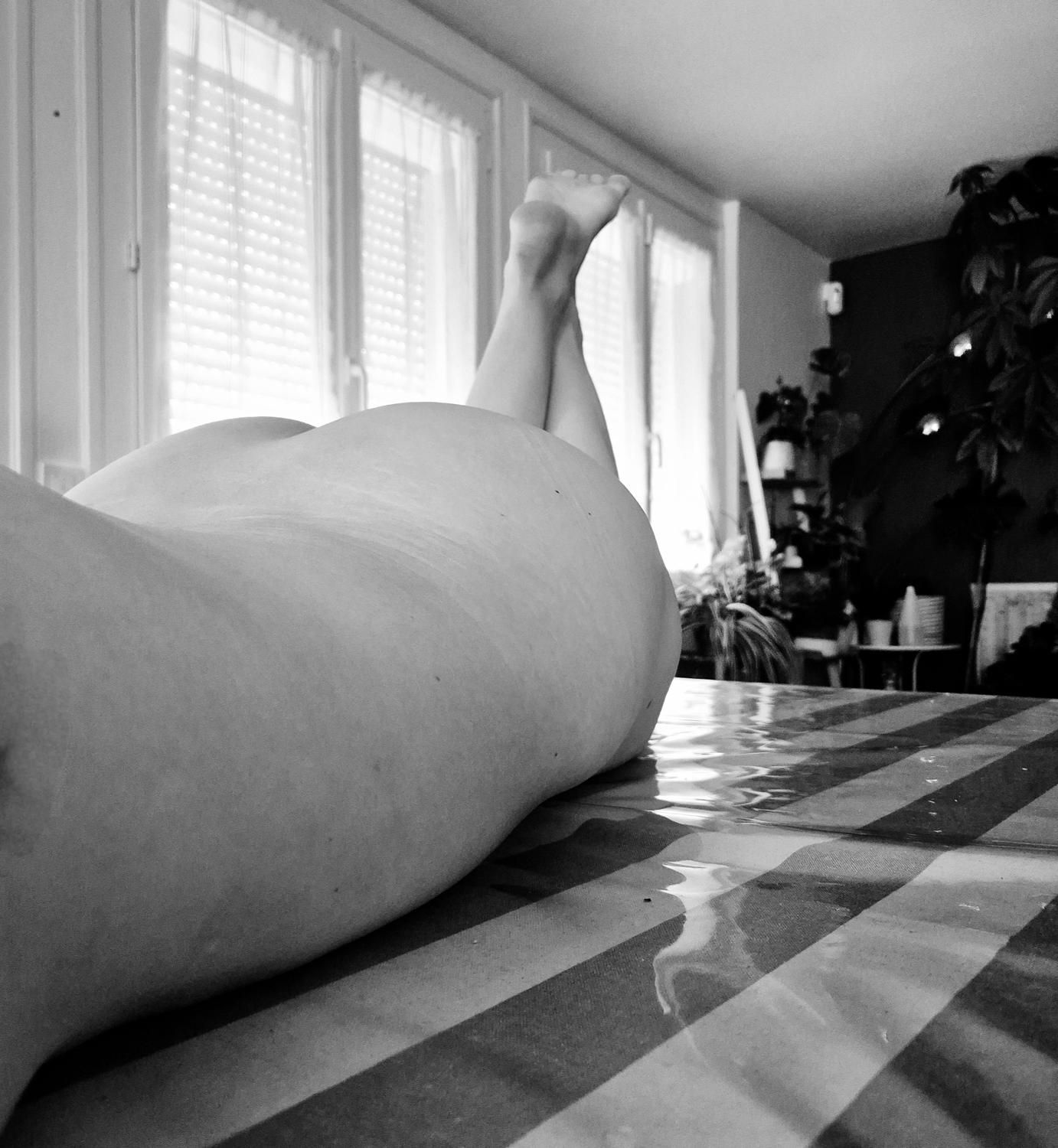 __my_pretty_body_and_feet__ MYM