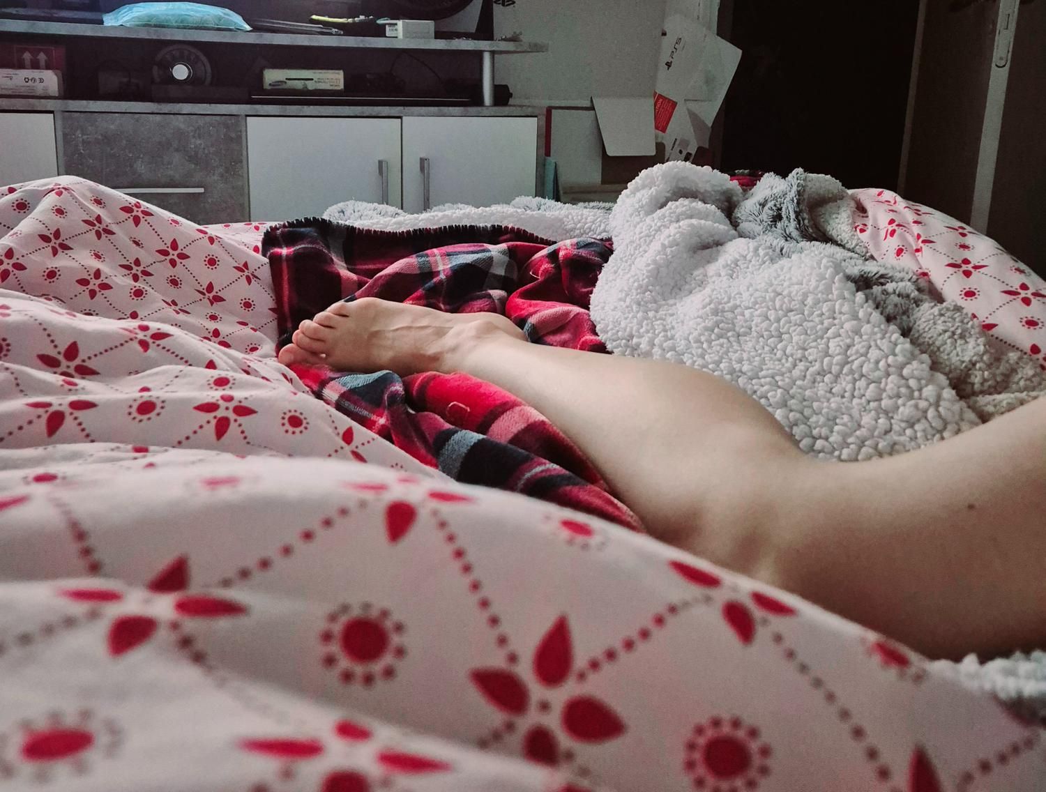 __my_pretty_body_and_feet__ MYM